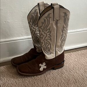 Beautiful woman’s size 7 Tony Lama Brown and Cream cowboy Boots